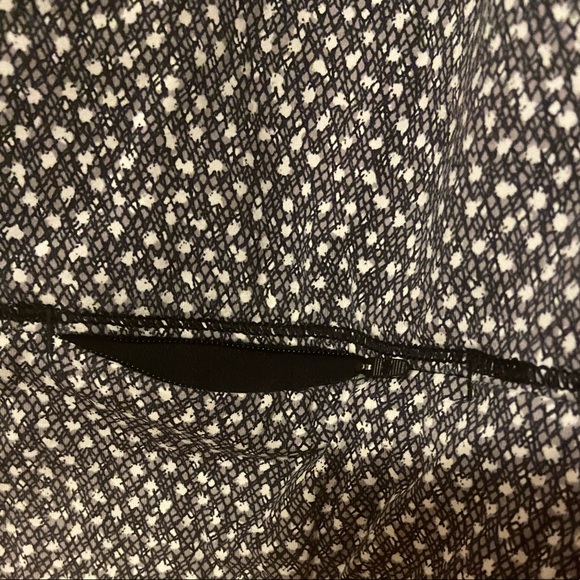 Lulu Lemon Long Sleeve Size 10 - Picture 4 of 8